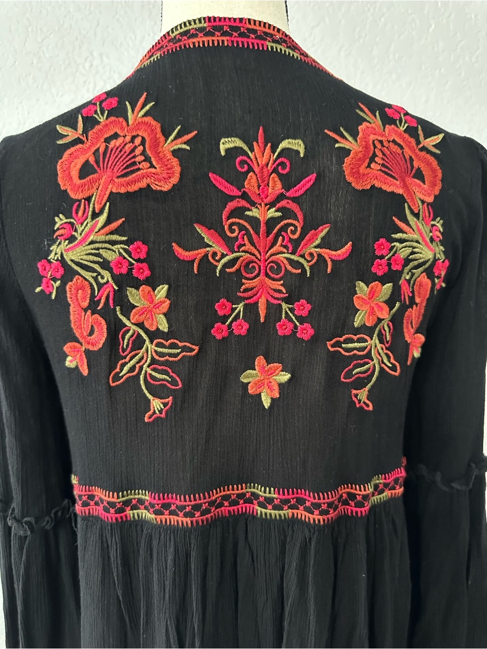 Umgee Black Embroidered Dress Sz S V Neck Bell Sleeve Gauze Boho Peasant Cottage - Picture 5 of 12